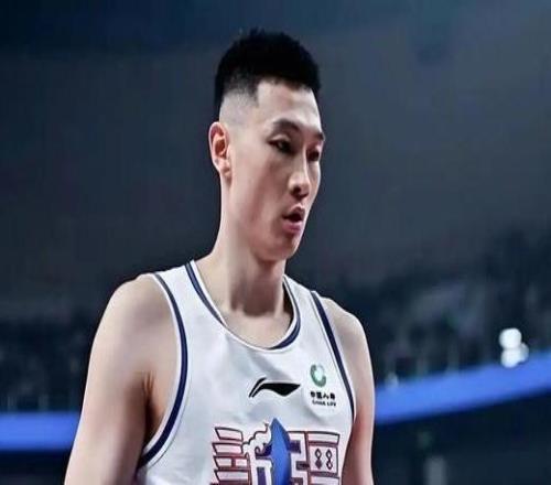 西爾扎提滿血?dú)w來！4節(jié)6人次新政落地！新疆男籃搶跑備戰(zhàn)引關(guān)注