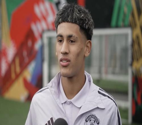 曼聯(lián)小將JJ：很高興當(dāng)選英超U18賽季最佳球員并和弗萊徹共事