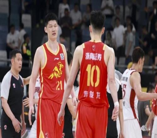 浙江廣廈24分大勝！山西男籃被淘汰，胡金秋受傷，布朗32分