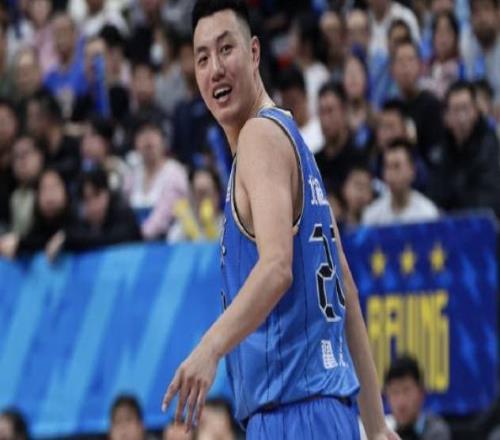 翟晓川：全队都保持了冷静的一面，赛前我们一直在研究对手