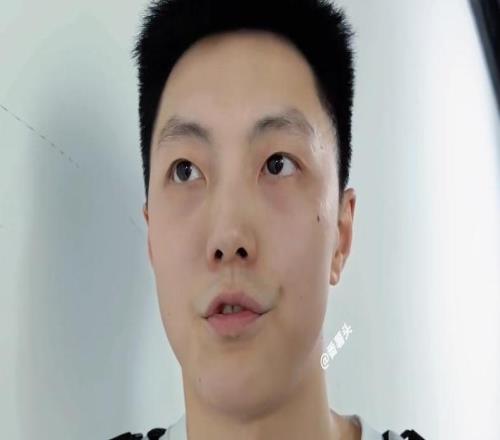 CBA三消息：胡明軒曝假期計(jì)劃，徐杰寵粉小球迷，胡金秋傷病出爐