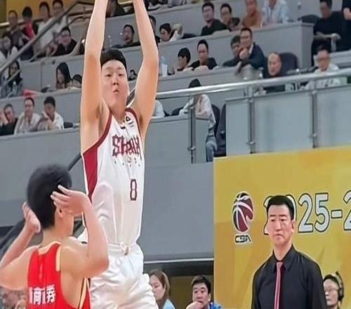 他仨拿著600萬頂薪，兩人生死戰(zhàn)合砍5分，一人缺席，愧對(duì)主帥信任
