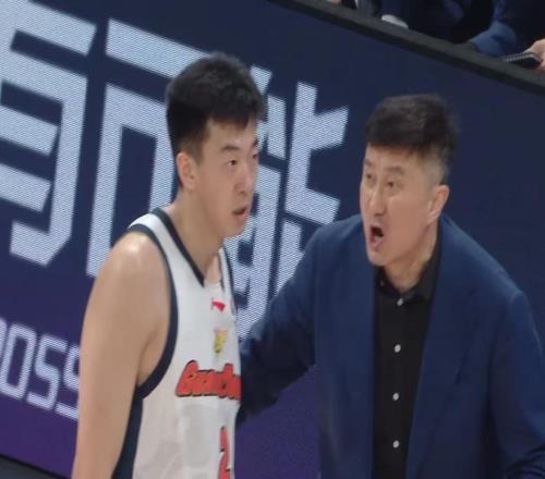 CBA最新消息！杜鋒留任廣東隊(duì)，挖角內(nèi)線國手，王少杰買斷加盟