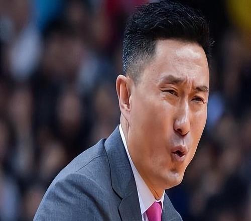 岳父是體育總局主任，岳母是國(guó)家隊(duì)教練，如今他勝任廣東籃協(xié)會(huì)長(zhǎng)