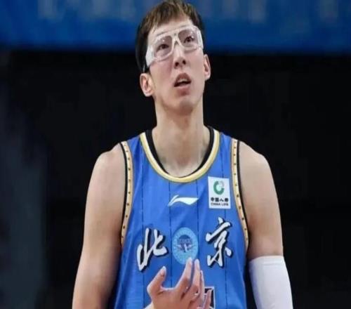 CBA半決賽G1戰(zhàn)！京滬大爭(zhēng)冠熱門死磕：周琦能率隊(duì)爆冷上海嗎