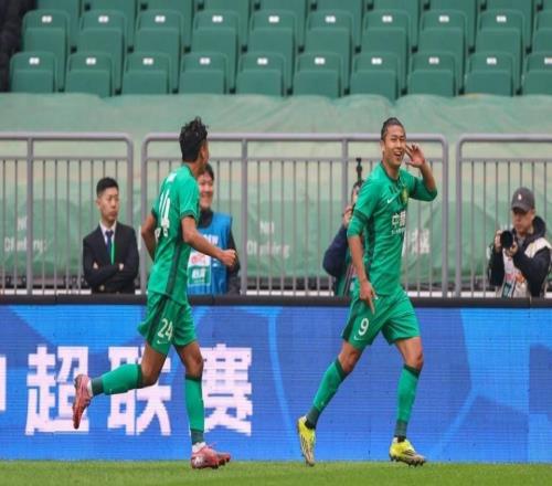 張玉寧建功！首破海牛球門，激情撞胸慶祝，國(guó)安聯(lián)賽主場(chǎng)800球