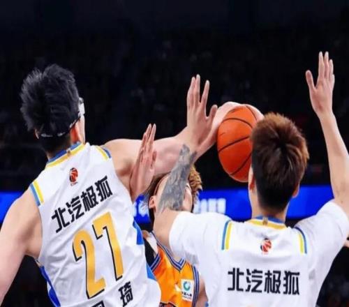 上海G1險勝北京！全民皆兵保優(yōu)勢，趙睿+雙塔空砍，威廉姆斯受傷