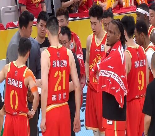 廣廈111102擊敗深圳布朗46+7胡金秋20+8賀希寧11中3史密斯傷退
