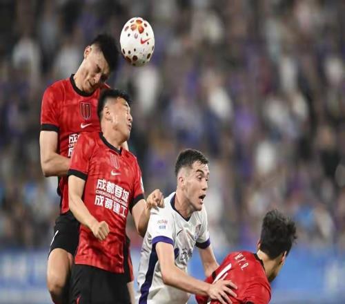韋世豪雙響建功成都蓉城2比1逆轉(zhuǎn)津門虎豪取九連勝