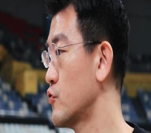 深圳廣廈賽前采訪！王博必拼G1+談孫銘徽傷情，鄭永剛抱學(xué)習(xí)態(tài)度