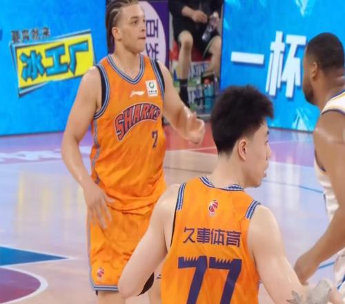 挖走洛夫頓廣東隊有望截胡上海男籃，盧偉被迫完成“3選2”！