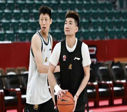 CBA季后赛！深圳男篮vs广厦男篮，赛前带来深圳男篮贺希宁、王浩然以及广厦男篮孙铭徽和胡金秋最新消息