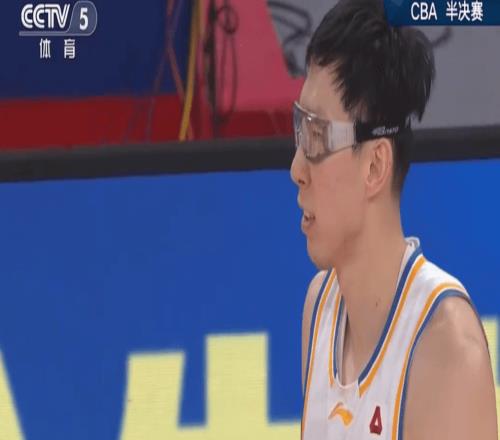 CBA上海拒20分逆轉(zhuǎn)10北京張鎮(zhèn)麟17分周琦13+9