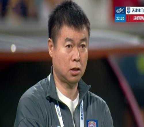 吴兴涵是来养老的津门虎防守堆人于根伟甩锅球员半程难拿5分