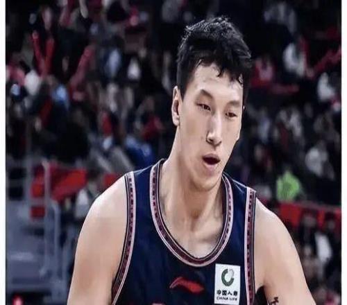 廣東男籃今日動(dòng)態(tài)！胡明軒徐杰崔永熙焦泊喬入選國家隊(duì)，多名球員進(jìn)行續(xù)約，杜鋒確認(rèn)留在廣東