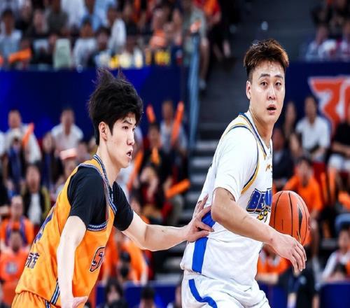 北京5人上雙大勝上?？偡?1！陳盈駿26分周琦兩雙古德溫32+5