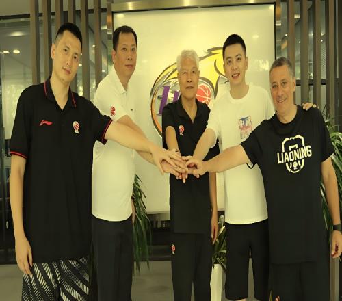 CBA四強(qiáng)主帥全是東北人不僅遼籍多達(dá)3人,而且有兩位還是遼籃名宿