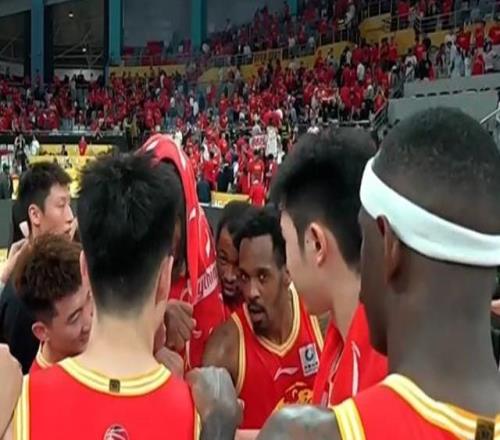 布朗狂轟46分，孫銘徽關(guān)鍵三分制勝！廣廈力克深圳