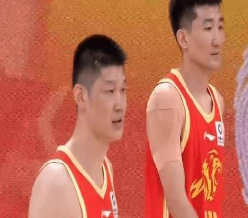 CBA季后賽進(jìn)攻大戰(zhàn)廣廈先拔頭籌，孫銘徽、胡金秋體現(xiàn)價(jià)值
