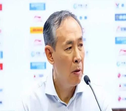 上海為何主場爆冷輸給北京男籃盧偉承認(rèn)差距，許利民一點不含蓄