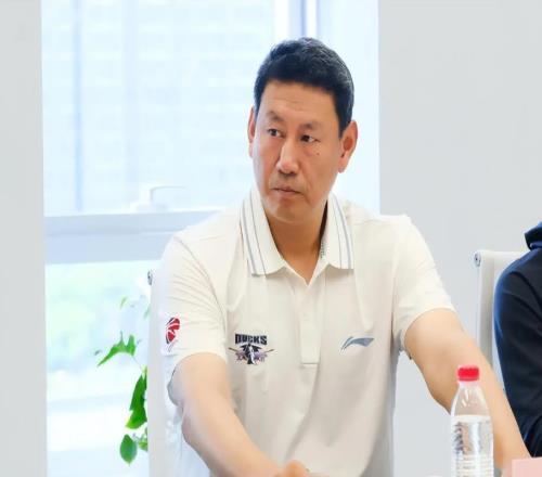 首鋼客場勝上海，李楠指導三后衛(wèi)戰(zhàn)術立功，這陣容比國家隊強