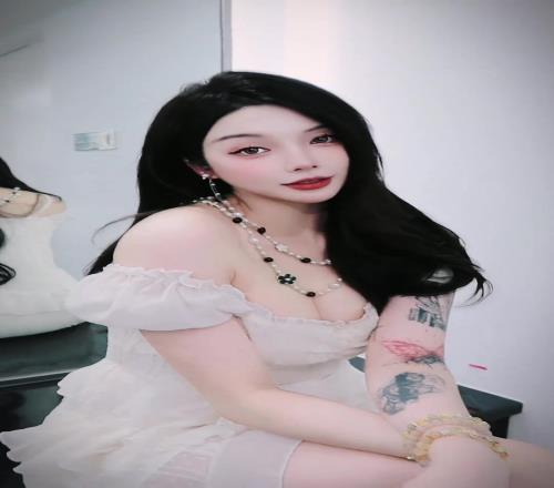 也是大体格子啊！美女主播小太阳：喜欢坏女人是吧那我本色出演
