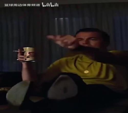 新老对决！此前训练营KD，杰伦格林和切特一起打球！