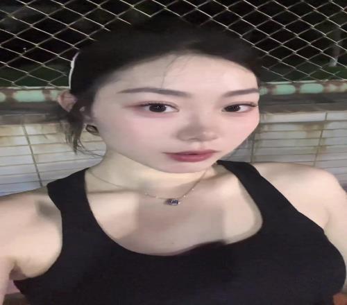 不建议女孩子这样打球，因为容易伤到男孩子的心