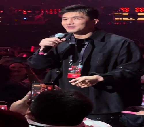 听听郭艾伦亮出的歌声！好不好听