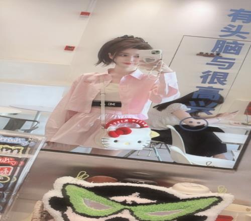 主持小悠晒照：生活草稿箱