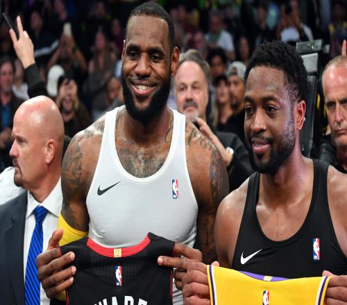 韦德：拿得分王那年和老詹在竞争最终我拿了而他成了MVP