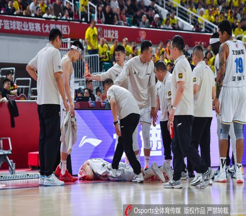 早日康复探长：曾凡博确认腰椎横突骨折恢复期大概13个月