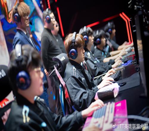 人心涣散！TT惨遭哼撒已经遭遇6连败战绩2胜11负