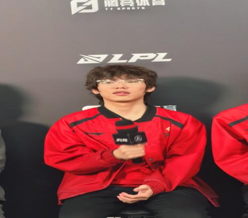 卢娜打不过卡烈点菜！Assum：卢娜玩的好的话打卡烈是优势的