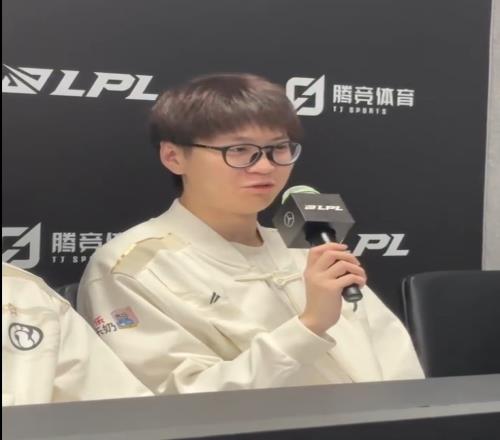 比赛为啥结束晚得问自己啊！Meiko：客场很累比赛也打的很晚