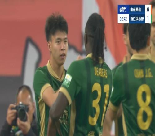 近7场6球！18岁王钰栋2分钟攻破王大雷大门，卸球+推射一气呵成！
