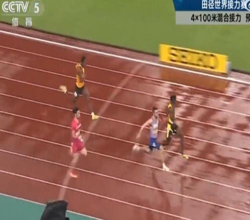 世界田径混合4x100米接力预赛：中国队41秒30，排名小组第三