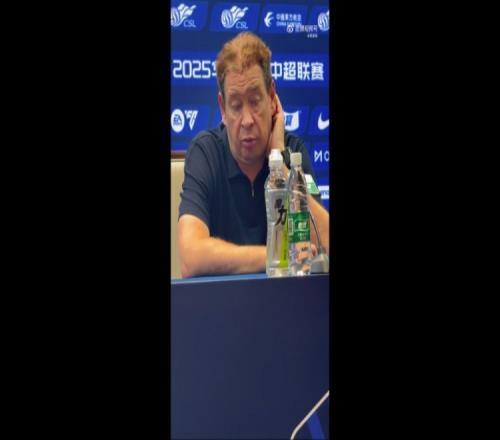 斯卢茨基：特谢拉有点小反应，希望路易斯下一场能踢
