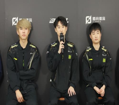 为什么不早点研究呢教练：我们在训练赛会尽量去拓展阵容组合