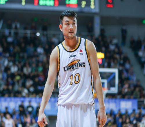 四冠功勋30岁前锋丛明晨宣布退役：辽篮精神将一直伴随我