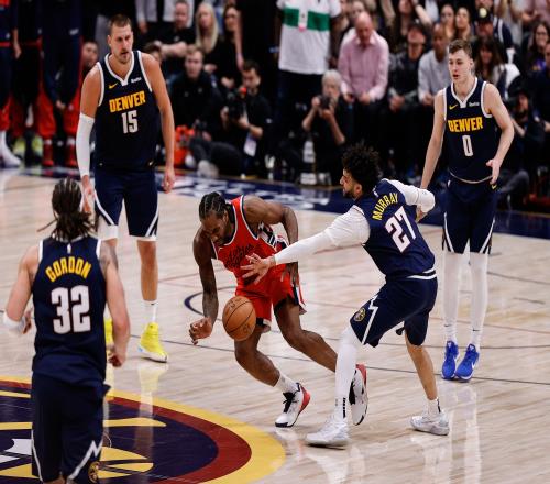 齐齐发威掘金季后赛系列赛G7至少6人砍下15+NBA历史首队