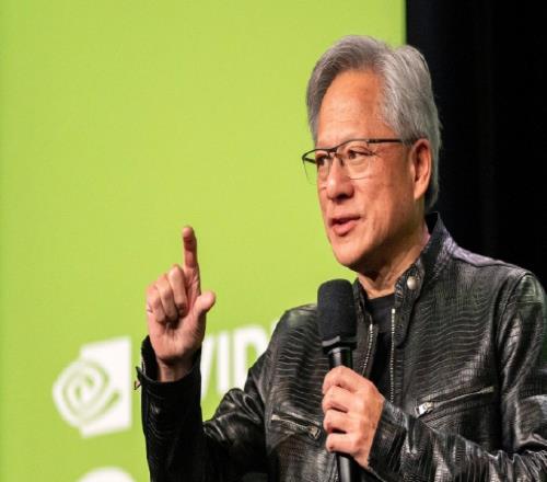 英伟达将调整中国市场战略，黄仁勋称后续将不会再推出Hopper系列产品