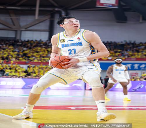 上来就攻防发力！周琦首节出战7分钟4中3砍下7分6板2帽