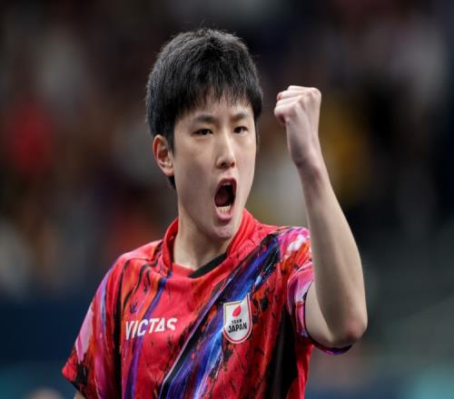 张本智和4比2击败印度选手塔卡，晋级世乒赛32强&将战户上隼辅