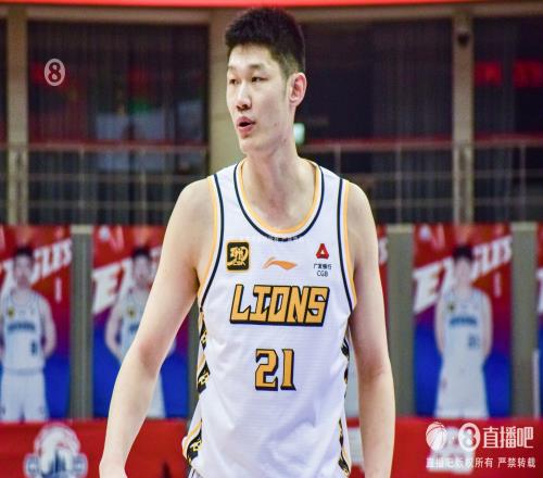 好在无碍！胡金秋呕吐治疗后重返赛场上半场4中4拿到11分