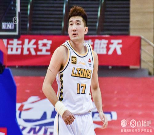 被全场狂嘘！孙铭徽首节6投仅1中拿到3分3助正负值14