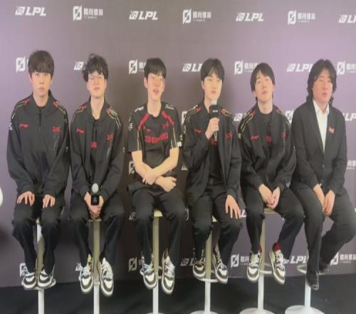 JDG赛后群访教练：会准备比其他人都多的内容大家一起好好准备