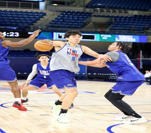 NBA训练师：不会只把杨瀚森练成大个子要让他成为无固定位置球员