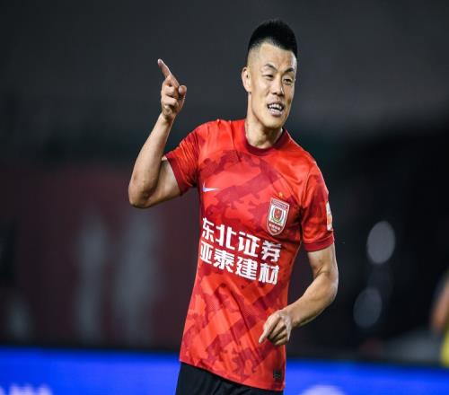 博主：国足没招谭龙应该是岁数太大中场缺传球型球员是个隐患