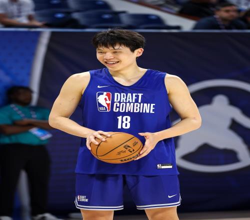 行情再飙升我要做梦咯美媒更新选秀实力榜：杨瀚森杀入前20！